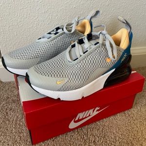 Nike Air Max 270 (PS) kids size 11.5c, BNIB, brand new, grey fog/ melon